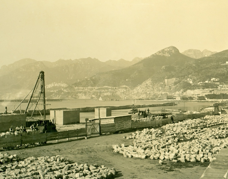 costruzione lungomare 1920.jpg